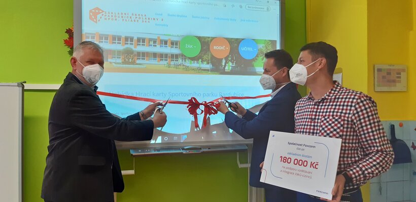 Žákům-cizincům pomůžou s výukou češtiny nové pomůcky