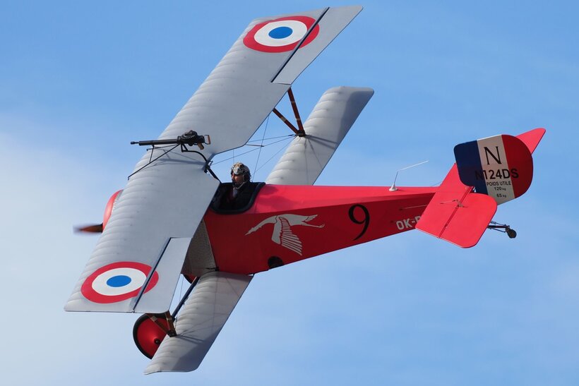 Den otevřených dveří Expozice pardubického letectví - Letadla nad hradem