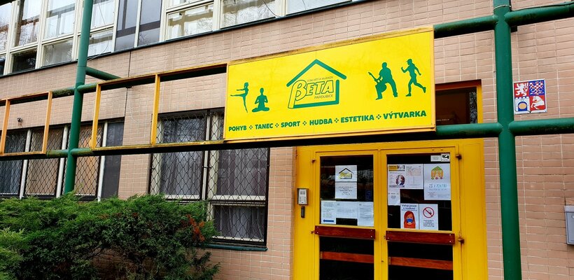 Prázdninové opravy škol přišly na 60 milionů