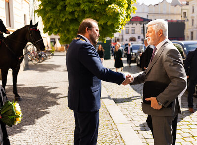 Prezident republiky Petr Pavel s manželkou dnes navštívili pardubickou radnici