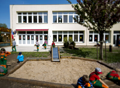 Dobrá zpráva pro rodiny. Za školky v Pardubicích si nepřiplatí