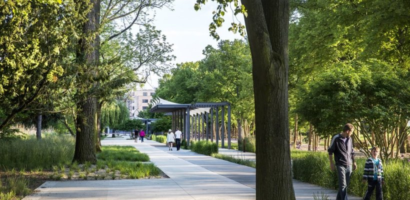 Dva celostátní úspěchy pro Pardubice: ocenění získaly Tyršovy sady i parkovací dům u arény