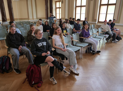 Děti a studenti debatovali s vedením města. Zajímaly je investice i doprava budoucnosti
