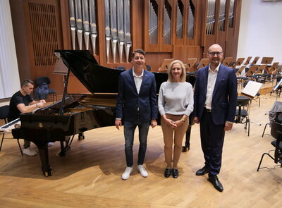Komorní filharmonie Pardubice přivítala nový koncertní klavír světové úrovně
