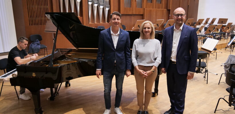 Komorní filharmonie Pardubice přivítala nový koncertní klavír světové úrovně