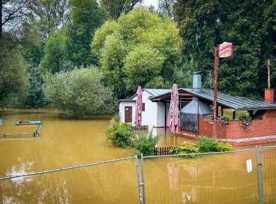 Pardubice začínají počítat škody na majetku, váží si nabídek dobrovolníků na pomoc s úklidem
