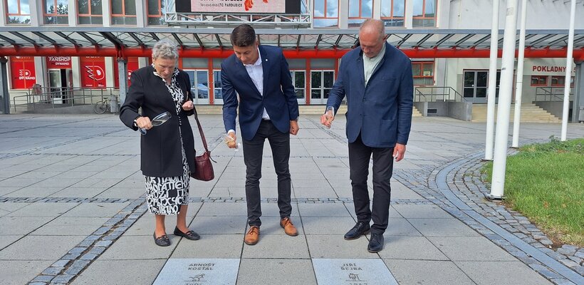 Počet jmen v Chodníku slávy se letos krásně zakulatil