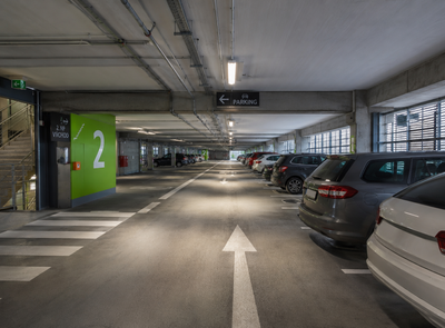Až 190 nových parkovacích míst. Město chystá parkovací dům u Kauflandu