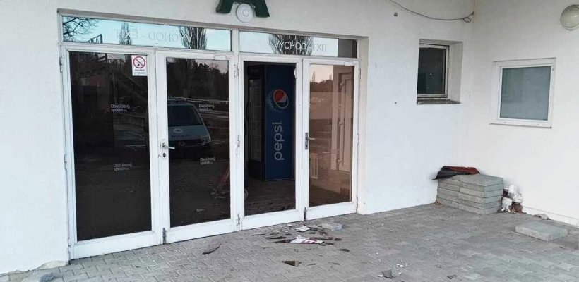 Sběratelé trestů. Jeden kradl opilý v pracovní době. Dělal totiž ostrahu; Pachatelé pod vlivem: jízda přes zákaz, ničení majetku, agresivita