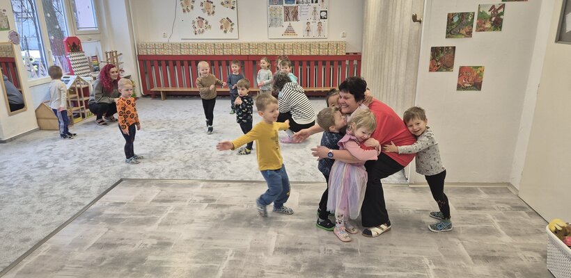 Pardubické školky mají pomoc navíc, město poděkovalo babičkám dobrovolnicím za jejich čas