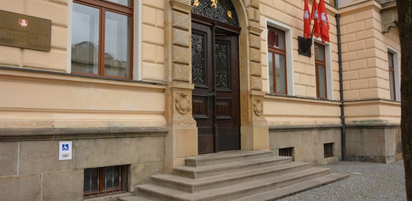 Město pokračuje v soudním sporu ohledně pochybných nanoroušek