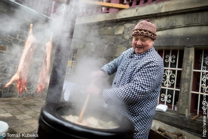 Probuzení Ježibaby vepřovými hody