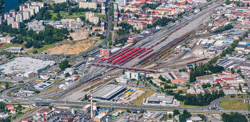 Pardubice si výročí 730 let od první písemné zmínky o městě připomenou 21. září, kdy bude po úpravě presbytáře znovu otevřen kostel sv. Bartoloměje a vysvěcen nový oltář