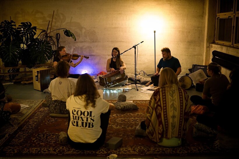 Kirtan - Mantrou k srdci
