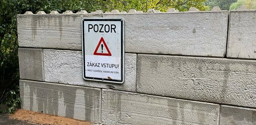 Technický stav mostu Červeňák není dobrý, konstrukci doplnily bariéry proti vstupu chodců