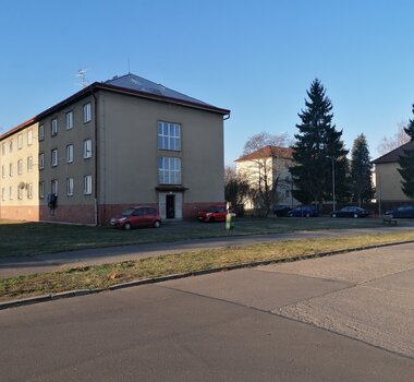 Vybudování nových parkovacích míst v ul. Na Okrouhlíku před čp. 1247, Pardubice