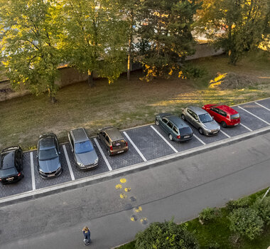 Rozšíření parkovacích míst v ul. Věry Junkové před čp. 504-506, Pardubice