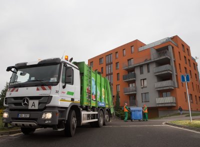 Vánoční svozy odpadu: jak budou o svátcích a na začátku roku fungovat služby v Pardubicích