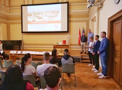 Třináct startovacích bytů už zná své budoucí nájemníky