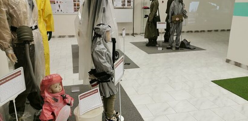 Prohlídka stálého úkrytu CO a expozice věnované ochraně obyvatelstva (Erno Košťála 1012)