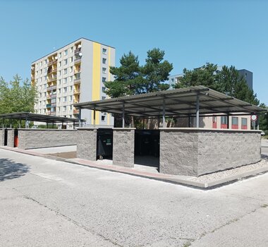 Oprava 2 kontejnerových přístřešků v ul. Erno Košťála před čp. 957–958, Pardubice