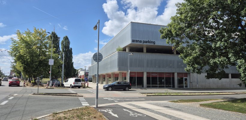 Křižovatka na Sukově třídě projde výraznou proměnou pro zvýšení bezpečnosti a zlepšení výjezdů