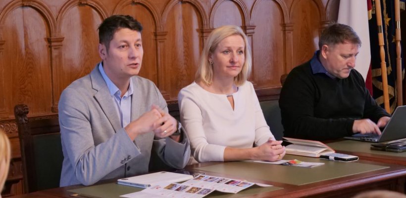 První z „Pardubických tahounů“ startuje přehlídkou nejlepších českých divadelních komedií