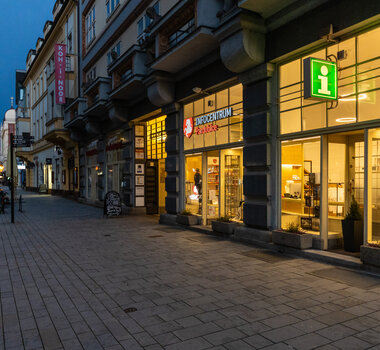 Na&nbsp;přepážce v&nbsp;informačním centru&nbsp;NENÍ možné: