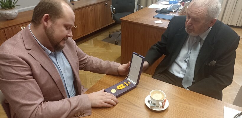 Primátor dnes na radnici přijal vyznamenaného historika Jiřího Kotyka