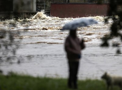 Chrudimka v Nemošicích je zatím stabilní, monitorujeme rizikovou situaci na Novohradce
